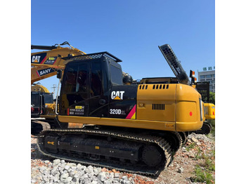 Гусеничный экскаватор CATERPILLAR 320D2