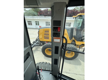 Новый Грейдер XCMG GR215: фото 2 Новый Грейдер XCMG GR215: фото 2