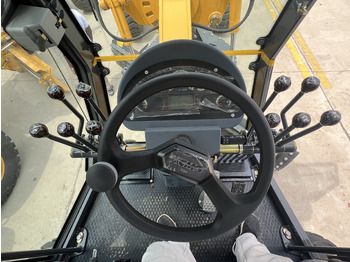 Новый Грейдер XCMG GR215: фото 3 Новый Грейдер XCMG GR215: фото 3