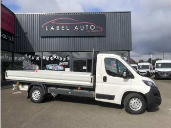 Малотоннажный бортовой грузовик PEUGEOT Boxer