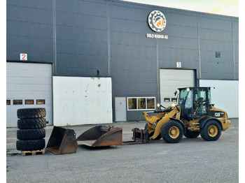 Колёсный погрузчик CATERPILLAR 908H