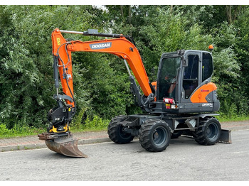 Колёсный экскаватор DOOSAN DX57W