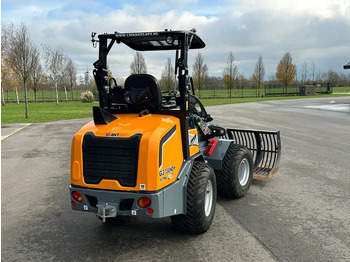 Гусеничный мини-погрузчик Giant G2700HD+: фото 4 Гусеничный мини-погрузчик Giant G2700HD+: фото 4