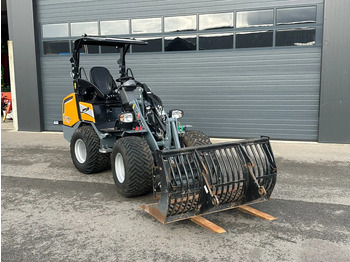 Гусеничный мини-погрузчик Giant G2700HD+: фото 2 Гусеничный мини-погрузчик Giant G2700HD+: фото 2