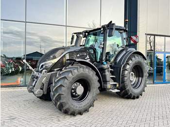 Трактор VALTRA