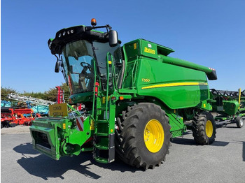 Зерноуборочный комбайн JOHN DEERE T550