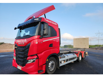Грузовик-шасси IVECO S-WAY