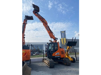 Гусеничный экскаватор DOOSAN DX140LCR-5