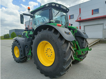 Трактор John Deere 6215R: фото 5