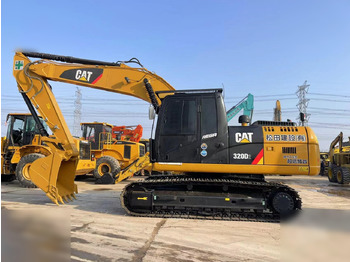 Гусеничный экскаватор CATERPILLAR 320D2
