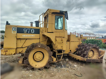 Компактор CATERPILLAR