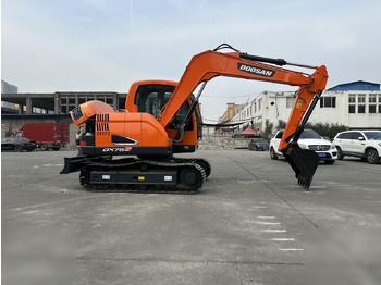 Гусеничный экскаватор DOOSAN DX75-9CN: фото 2