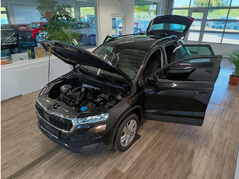 Внедорожник Skoda Karoq Selection 1,5TSI*NAVI*AHK-VORBER*LED*R-KAM: фото 2