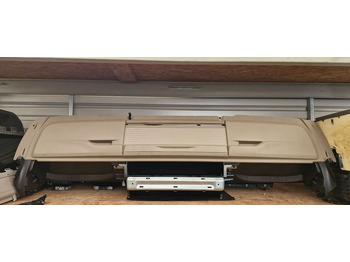 : фото в шапке страницы