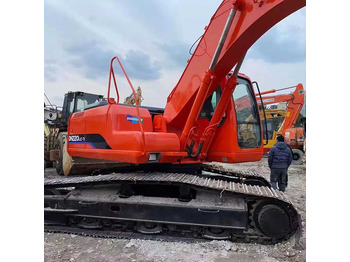 Гусеничный экскаватор DOOSAN DH220