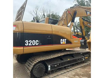 Гусеничный экскаватор CATERPILLAR