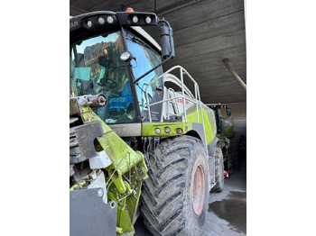 Кормоуборочный комбайн CLAAS Jaguar 970
