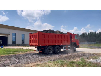 Грузовик с закрытым кузовом SINOTRUK HOWO