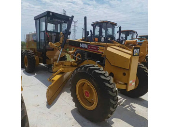 Экскаватор CATERPILLAR 140M
