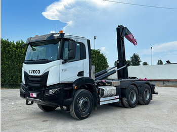 Крюковой мультилифт IVECO Trakker