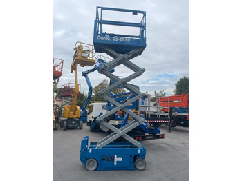 Ножничный подъемник GENIE