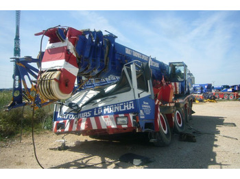 Мобильный кран LIEBHERR LTM 1090
