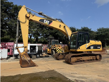 Гусеничный экскаватор CATERPILLAR 320D