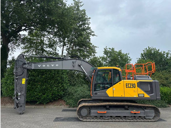 Гусеничный экскаватор VOLVO EC220EL