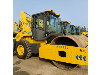 Дорожный каток XCMG XS223J