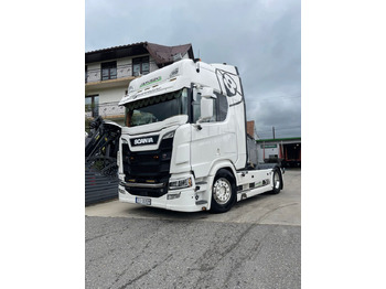 : фото в шапке страницы