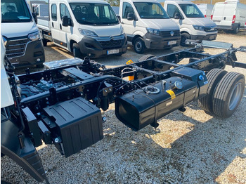 Новый Грузовик-шасси, Автоманипулятор Mitsubishi Canter FUSO 6C18 Fahrgestell 4WD 175Ps Sofort: фото 3