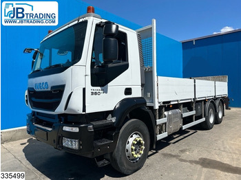 Грузовик бортовой/ Платформа IVECO Trakker
