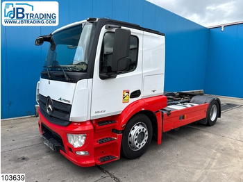 Тягач MERCEDES-BENZ Actros 1843