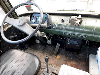 Фото интерьера 1: Грузовик-шасси Bedford MJP2 4X4 Фото интерьера 1: Грузовик-шасси Bedford MJP2 4X4