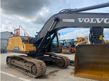 Гусеничный экскаватор VOLVO EC300ENL