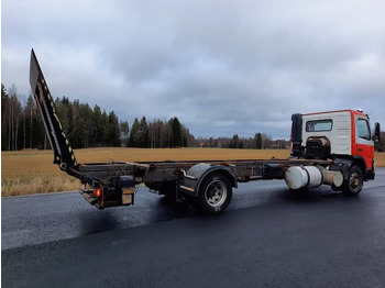 Грузовик-контейнеровоз/ Сменный кузов Volvo FM12: фото 5