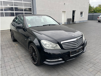 Седан MERCEDES-BENZ