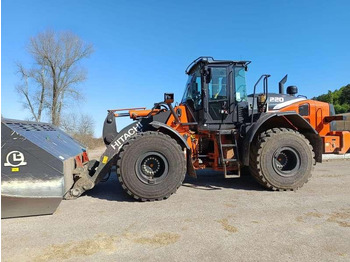 Колёсный погрузчик HITACHI ZW220