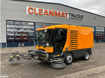 Подметально-уборочная машина RAVO