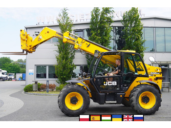 Телескопический погрузчик JCB
