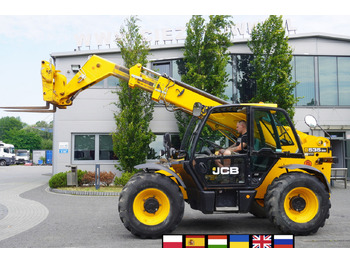 Телескопический фронтальный погрузчик JCB