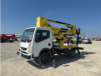Грузовик с подъемником RENAULT Maxity