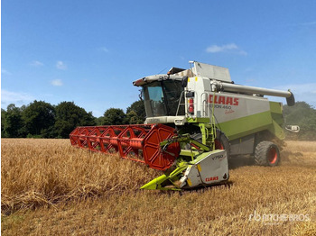 Зерноуборочный комбайн CLAAS Lexion 460