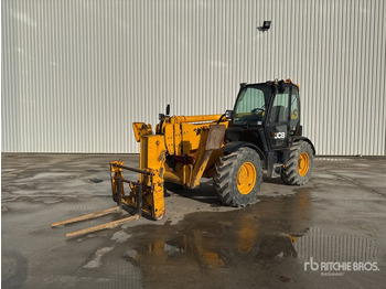 Телескопический погрузчик JCB