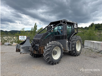 Трактор VALTRA T214