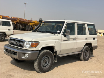 Внедорожник 2014 Toyota Land Cruiser LX 76L 4x4 SUV: фото 2