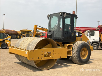 Компактор CATERPILLAR