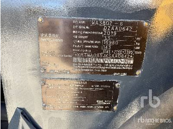 Колёсный погрузчик KOMATSU WA380