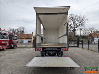 Грузовик с закрытым кузовом Volvo FE320 4x2 Dagcab Euro6 - Gesloten Opbouw 7.6m + Laadklep 2000KG - ZijDeuren - VolledigLuchtgeveerd: фото 5