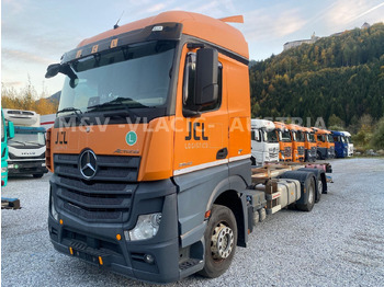 Грузовик-контейнеровоз/ Сменный кузов MERCEDES-BENZ